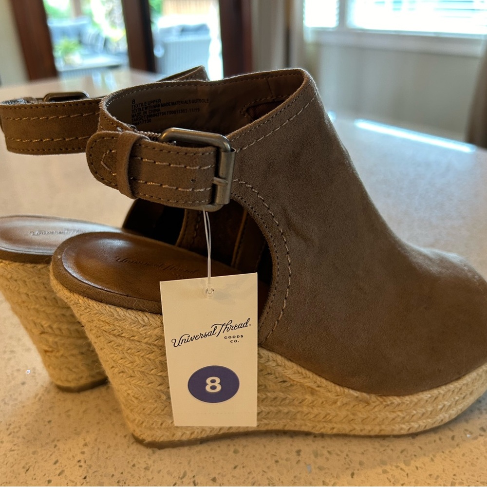 New with Tags Universal Thread Goods wedge shoes